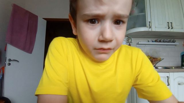 пробую разную еду на оценки