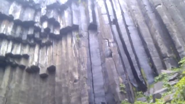Svartifoss. Islande. смотреть онлайн