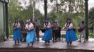 "Моана" - гавайский танец под аккомпанемент укулеле