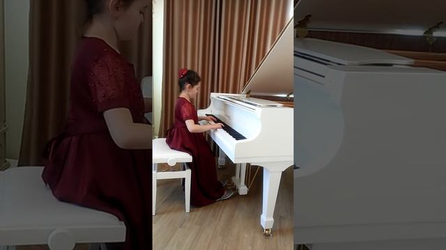 Morozova Polina, 2nd-grade student, Nocturne (cis-moll, op. posth), F. Chopin смотреть онлайн