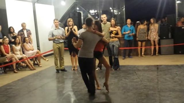 Кизомба батл 01082015 артпричал Киев (music: Ravidson Feat. 2 Much -No Limao) смотреть онлайн