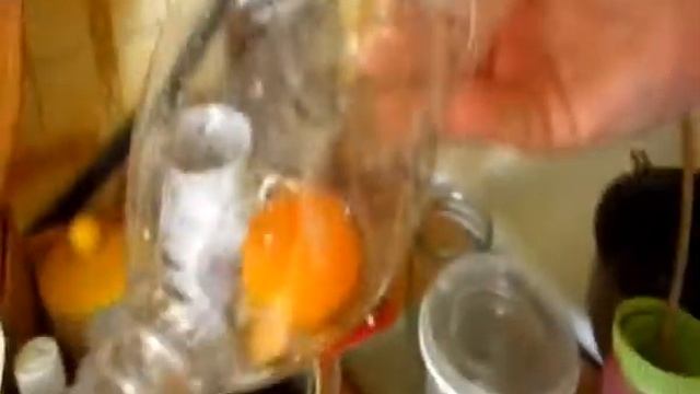 Как быстро отделить желток от белка смотреть онлайн