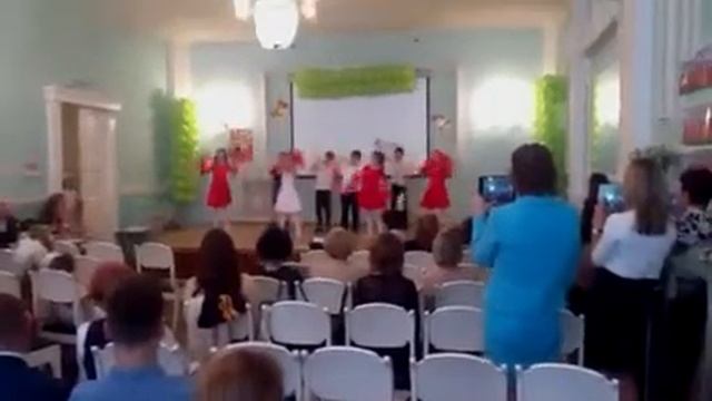 танец с помпонами смотреть онлайн