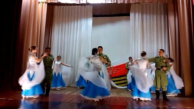 Крымский вальс 2018 Выпускники МБОУ Желябовская СОШ смотреть онлайн