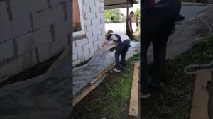 Как и зачем ухаживать за бетоном, после заливки. Проливка бетона.
