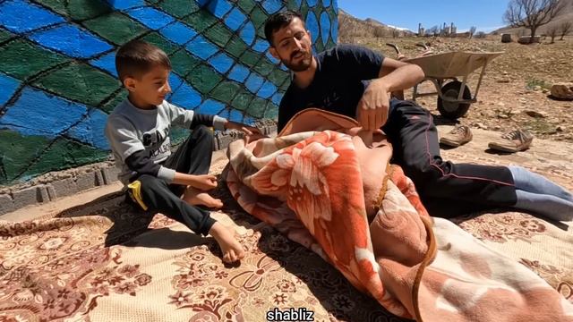 Reunion In Nowruz: Children In Mother's Arms After Divorce