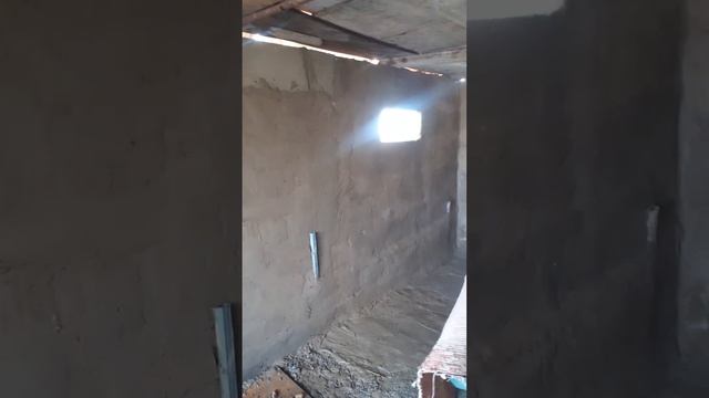 Стяжка раствора продолжается, цемент песок в моём случае ещё немножко глины красная