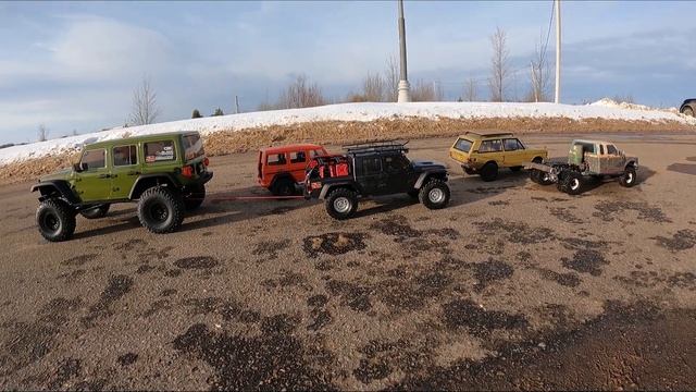 Сколько нужно внедорожников, чтобы УТЯНУТЬ ОГРОМНОГО Axial SCX6 ... RC OFFroad 4x4 смотреть онлайн