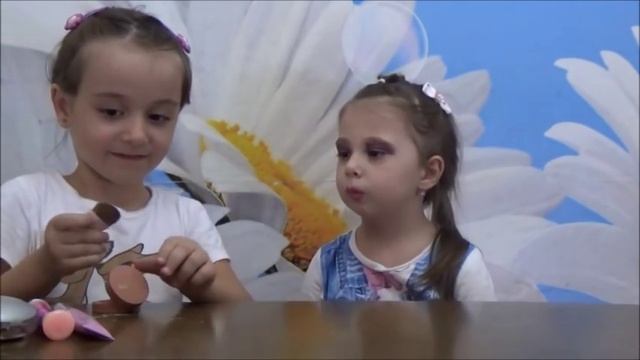 САЛОН КРАСОТЫ, ДЕЛАЕМ МАКИЯЖ смотреть онлайн