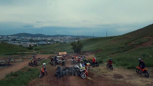 ЭНДУРО ПОКАТУШКИ | Стадион гонки БУРЕЛОМ 2023 смотреть онлайн