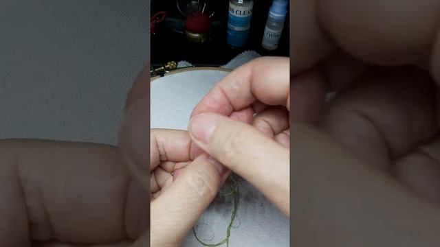 Мастер-класс как сделать узелок на конце нити, способ №2 смотреть онлайн