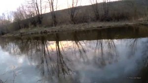 Голавль на куриную печень весной бывает и не клюет. Прогнал браконьера с сетью.