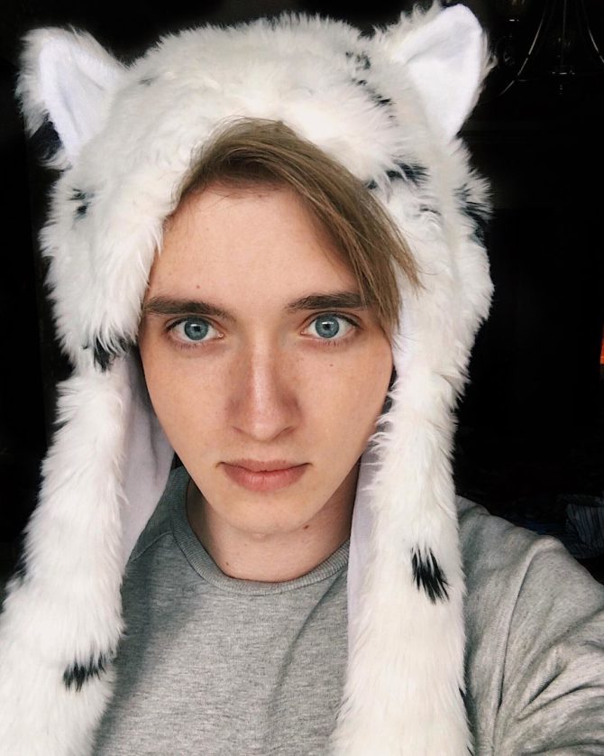 маньяк остался один смотреть онлайн