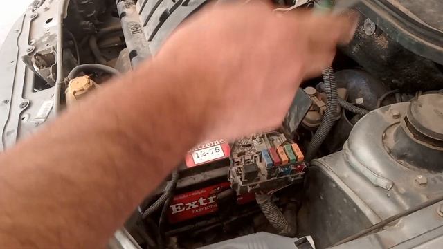 IDENTIFICACION Y UBICACION  De FUSIBLES De Vano Motor FIAT PALIO Fire!!!