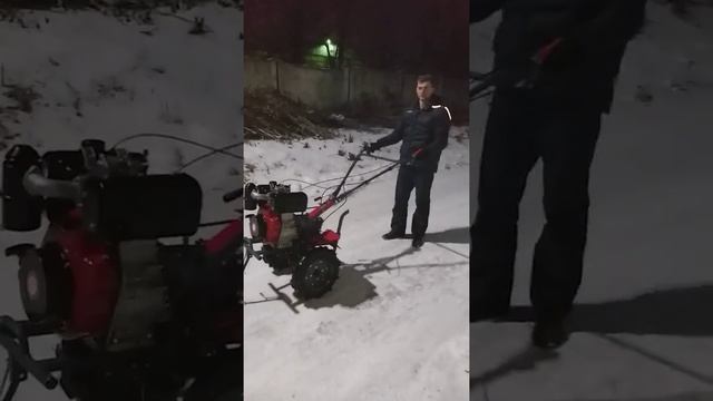 Запуск мотоблока Weima WM 1100 B , с дизельным двигателем 9.5 л.с. в зимний период смотреть онлайн