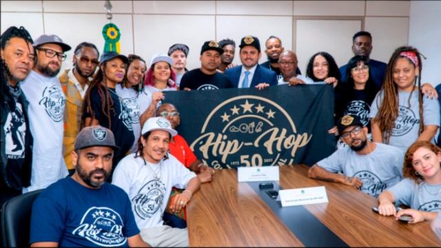 MANO BROWN E ICE BLUE TIRA FOTO COM A ESCOLA DE SAMBA VAI VAI E CONFIRMA RACIONAIS NO CARNAVAL 2024 смотреть онлайн