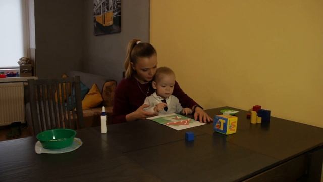 Развивающее занятие дома для детей 1,5 - 2 года Большой-маленький, мелкая моторика, строим башню смотреть онлайн
