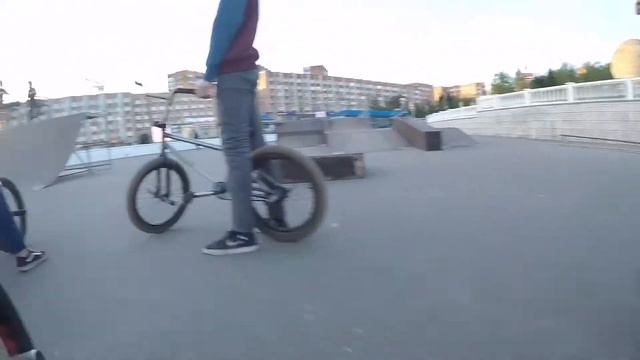 Три трюка в скейт парке от Игоря смотреть онлайн