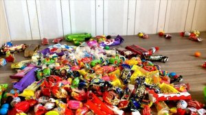 a lot of candy , много конфет