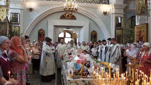 Панихида в Троицкую родительскую субботу в соборе Святого Духа Минска . смотреть онлайн