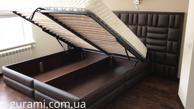 Широкая кровать