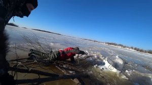 Утопили снегоход.