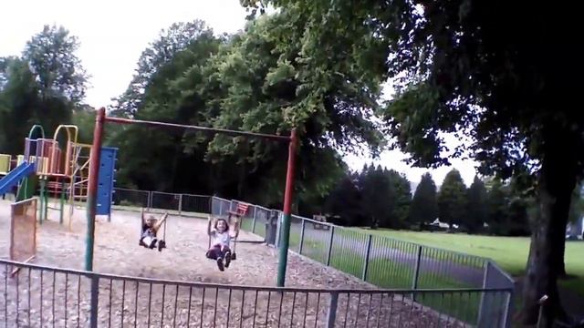 Parrot AR Drone 2.0 test flight at Heol Las Park - windy and battery died! :) смотреть онлайн