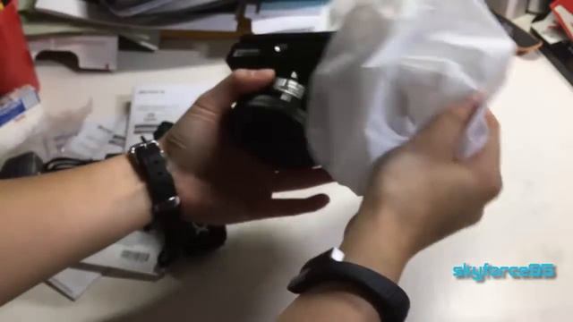 Sony Alpha a6000 Mirrorless Camera Unboxing смотреть онлайн