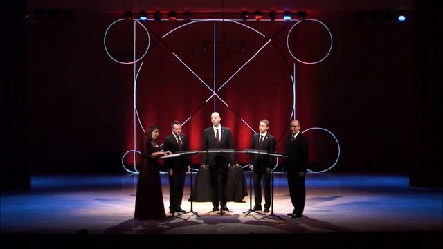 Francis Poulenc: O Magnum Mysterium | Calmus Ensemble
