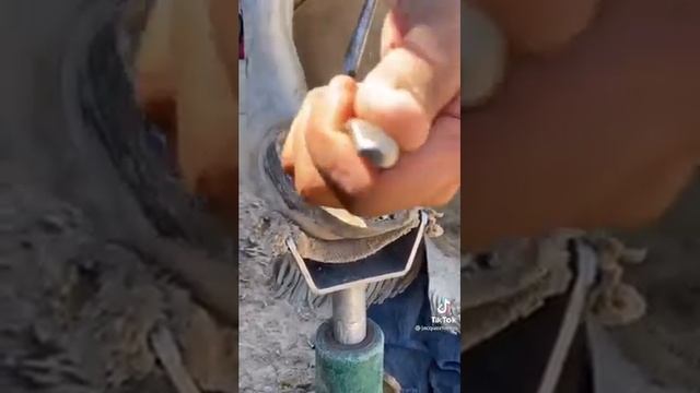 Подковываем лошадь.Подкова. смотреть онлайн