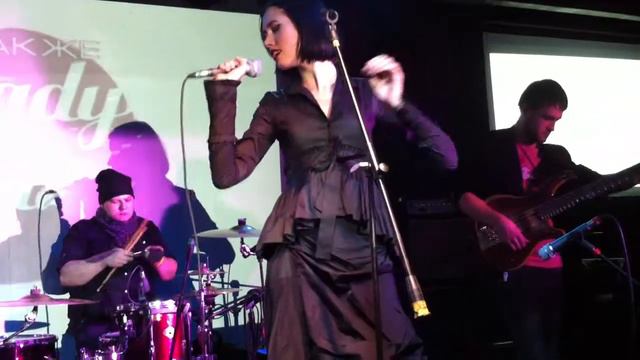 Nina Karlsson - Bored and Tired смотреть онлайн