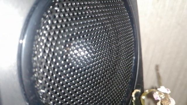 Logitech Z623 On & On Living room bass test смотреть онлайн