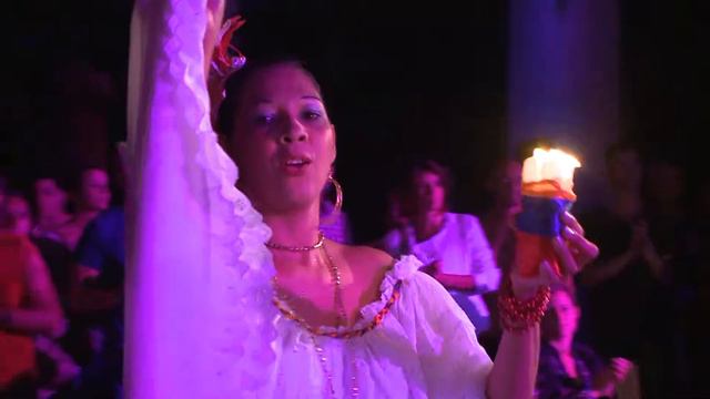 Koncertek az A38 Hajón: Leonor Dely & Tumba y Quema A kolumbiai magyar varázs смотреть онлайн