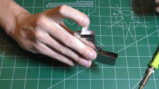 Как заправить зажигалку Zippo правильно смотреть онлайн