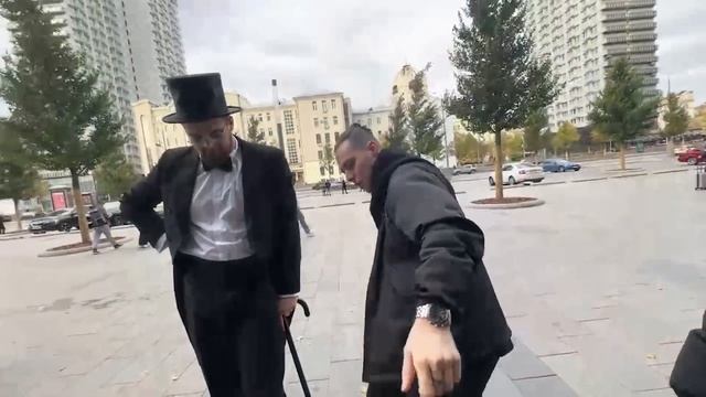 ХАЗЯЕВА УСТРОИЛИ КВЕСТ ПАРАДЕЕВИЧУ НА ДЕНЬ РОЖДЕНИЯ! смотреть онлайн