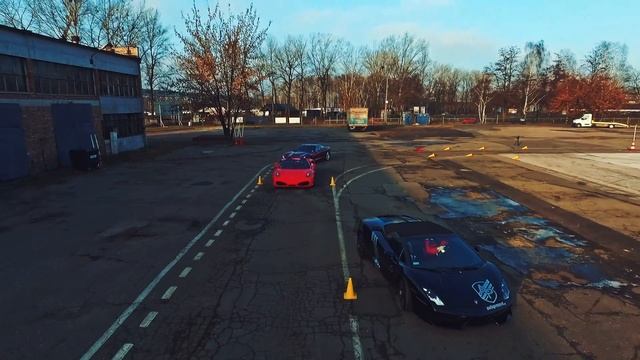 AUTOPREZENT.PL - Jazda bokiem Ferrari Lamborghini Corvette Mustang смотреть онлайн