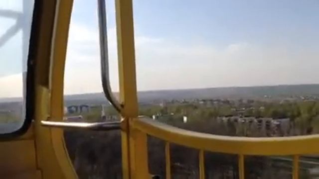 Катаюсь в парке на колесе обозрения смотреть онлайн