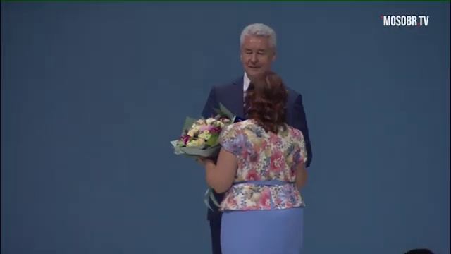 Диктор на форуме "Город образования" с участием мэра Москвы смотреть онлайн