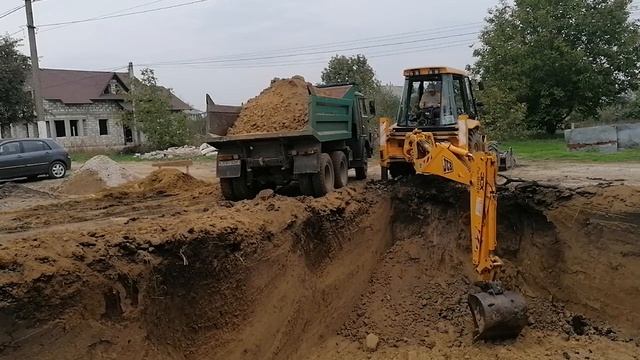 JCB 3CX Котлован для погреба смотреть онлайн