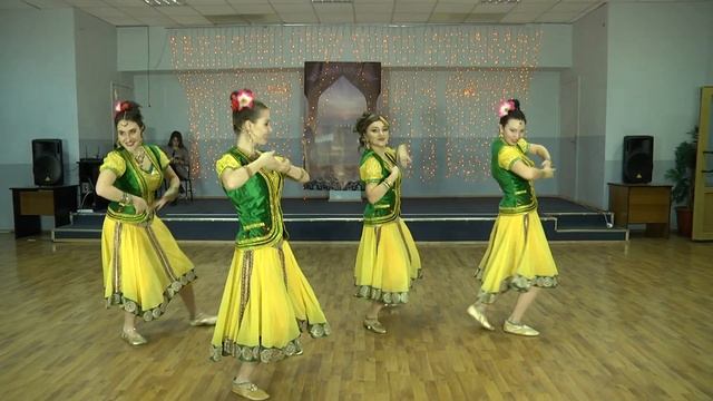 Bombay Dance bollywood group Retro mix_Hema ShriDevi смотреть онлайн