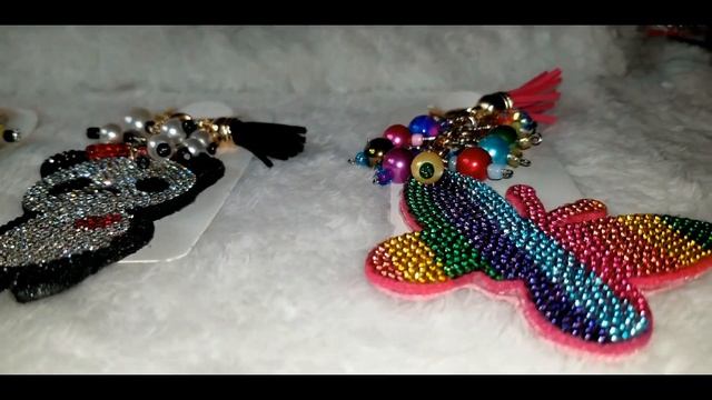 DIY KEYCAHINS | CHARM KEYCHAINS | BY CLOSET OF SASS смотреть онлайн