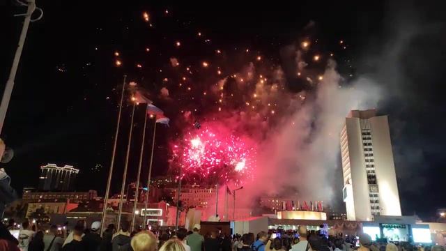 шикарный салют во #владивостоке смотреть онлайн