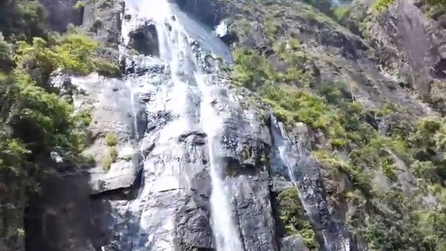 Bambarakanda Waterfall (Tallest in Sri lanka) - 1 смотреть онлайн