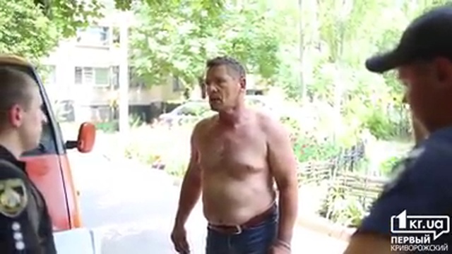 Хохлы унижают ПАТРИОТА смотреть онлайн