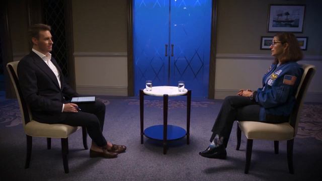 NASA astronaut Nicole Stott on the billionaire space race смотреть онлайн