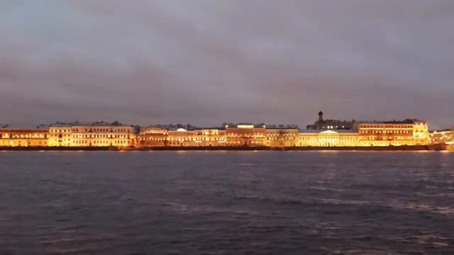 Вечерний Петербург с Университетской набережной