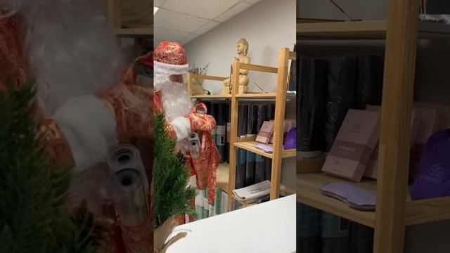 Откуда Дед Мороз берет подарки? ??? Новогодняя Распродажа на yogamatic.ru ? Все коврики в налич смотреть онлайн