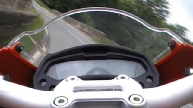 Ducati Monster 796 onboard, 79,6% fun - Let's go! смотреть онлайн