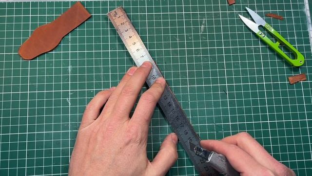 making a leather watch strap for Apple Watch. Изготовление ремешка для часов из натуральной кожи смотреть онлайн