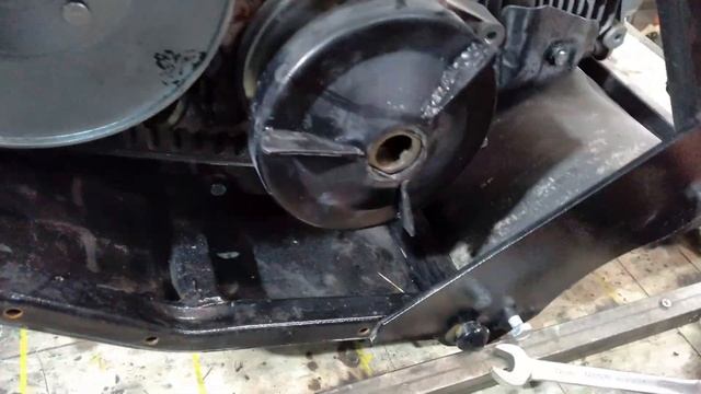 Обслуживание снегоката после года эксплуатации.